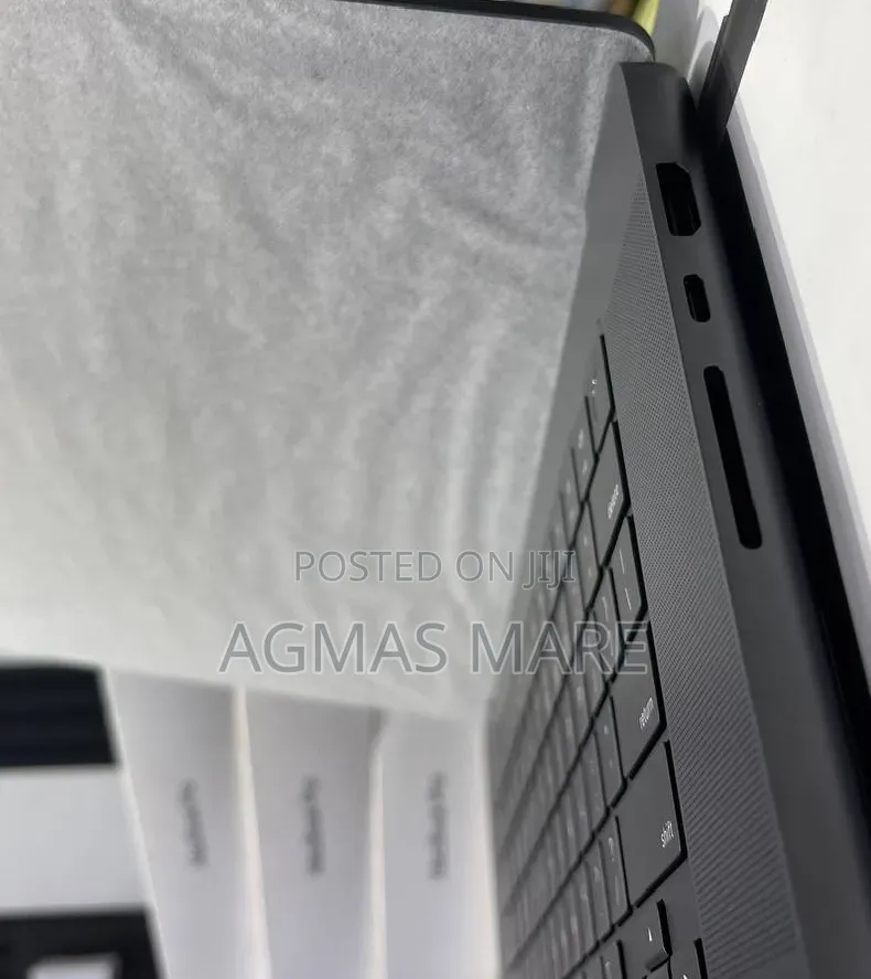 New Apple MacBook Pro 2023 M3 Max 16-inch 36GB Apple M3 Max SSD 1T