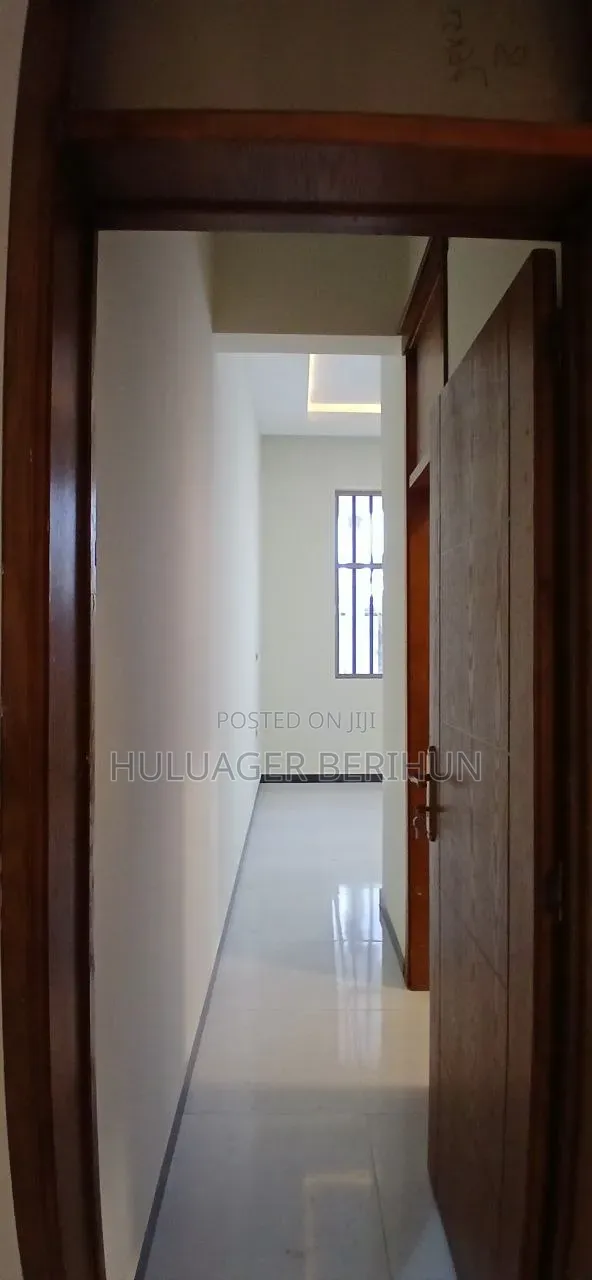 4bdrm Villa in Akaky Kaliti for sale