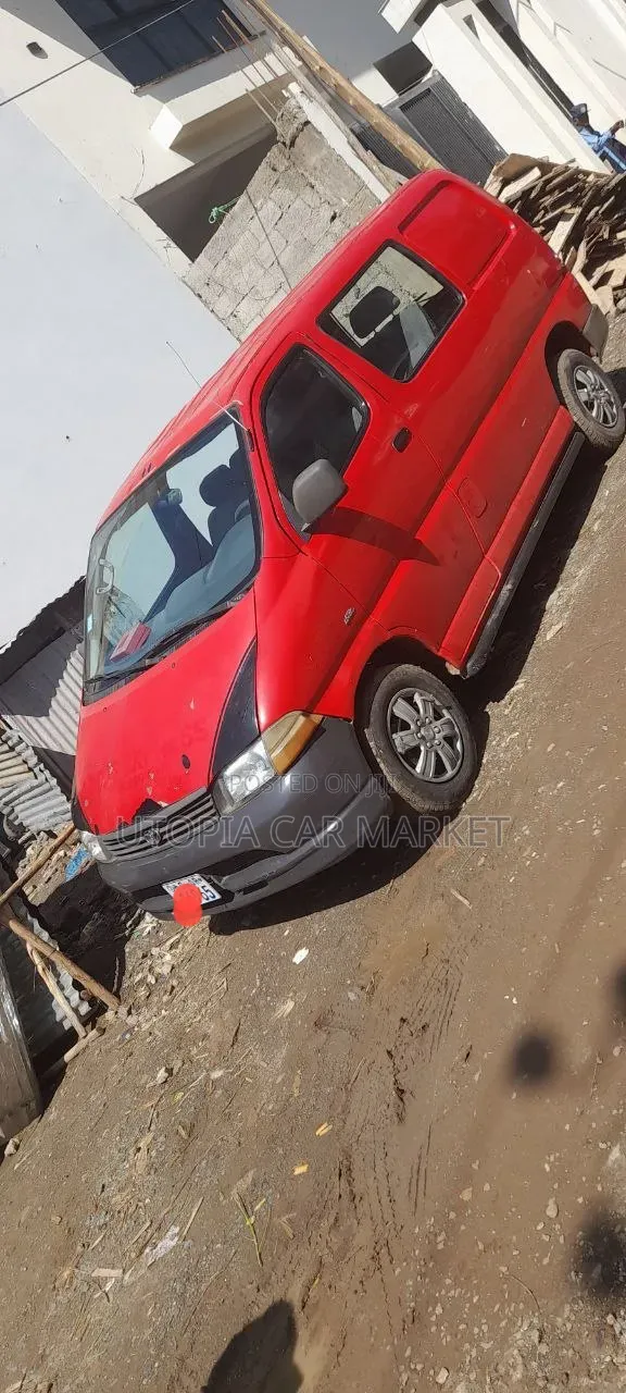 Toyota HiAce 2006 Red