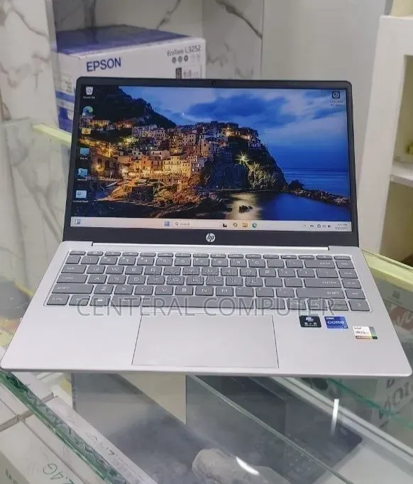 New Laptop HP Stream Notebook 16GB Intel Core i7 SSD 1T