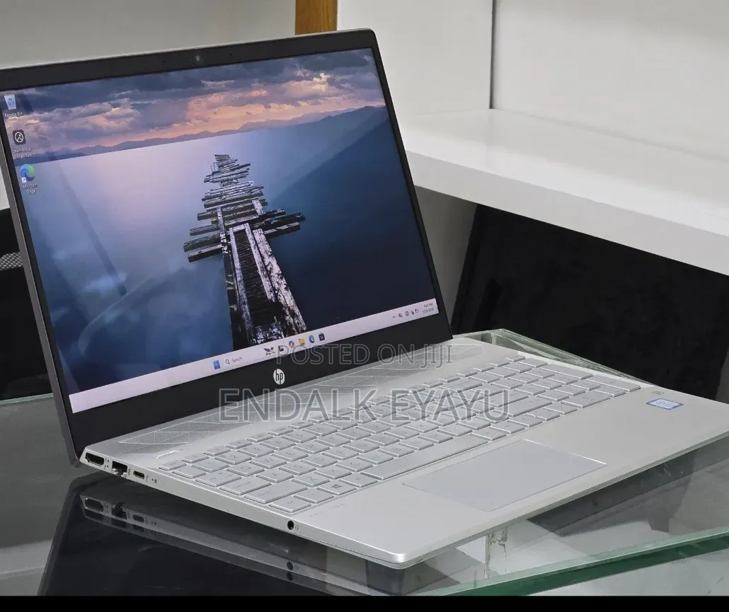 New Laptop HP Pavilion 15 8GB Intel Core i7 SSD 256GB