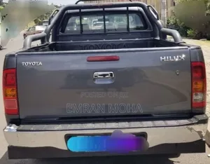 Toyota Hilux 2008 Gray