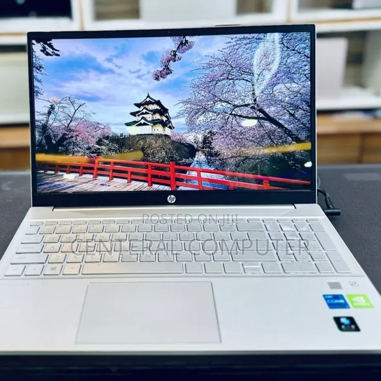 New Laptop HP Pavilion 15-cs3063cl 16GB Intel Core i7 SSD 512GB