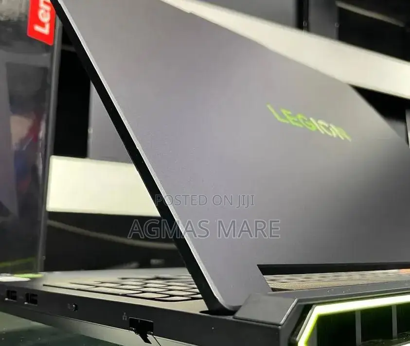 New Laptop Lenovo Legion Pro 7 64GB Intel Core Ultra 9 SSD 2T