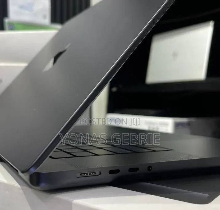 New Apple MacBook Pro 2024 M3 Max 16-inch 36GB Apple M3 Max SSD 1T