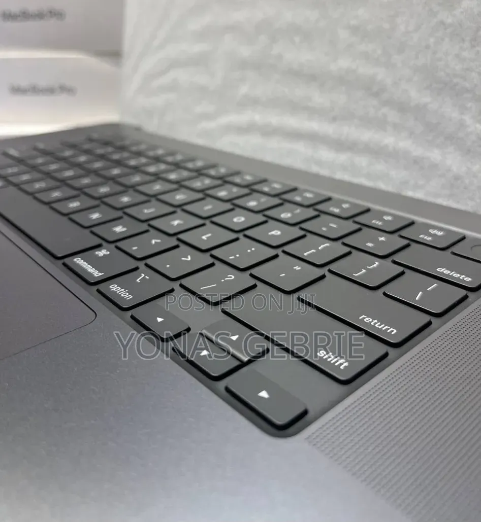 New Apple MacBook Pro 2024 M3 Max 16-inch 36GB Apple M3 Max SSD 1T
