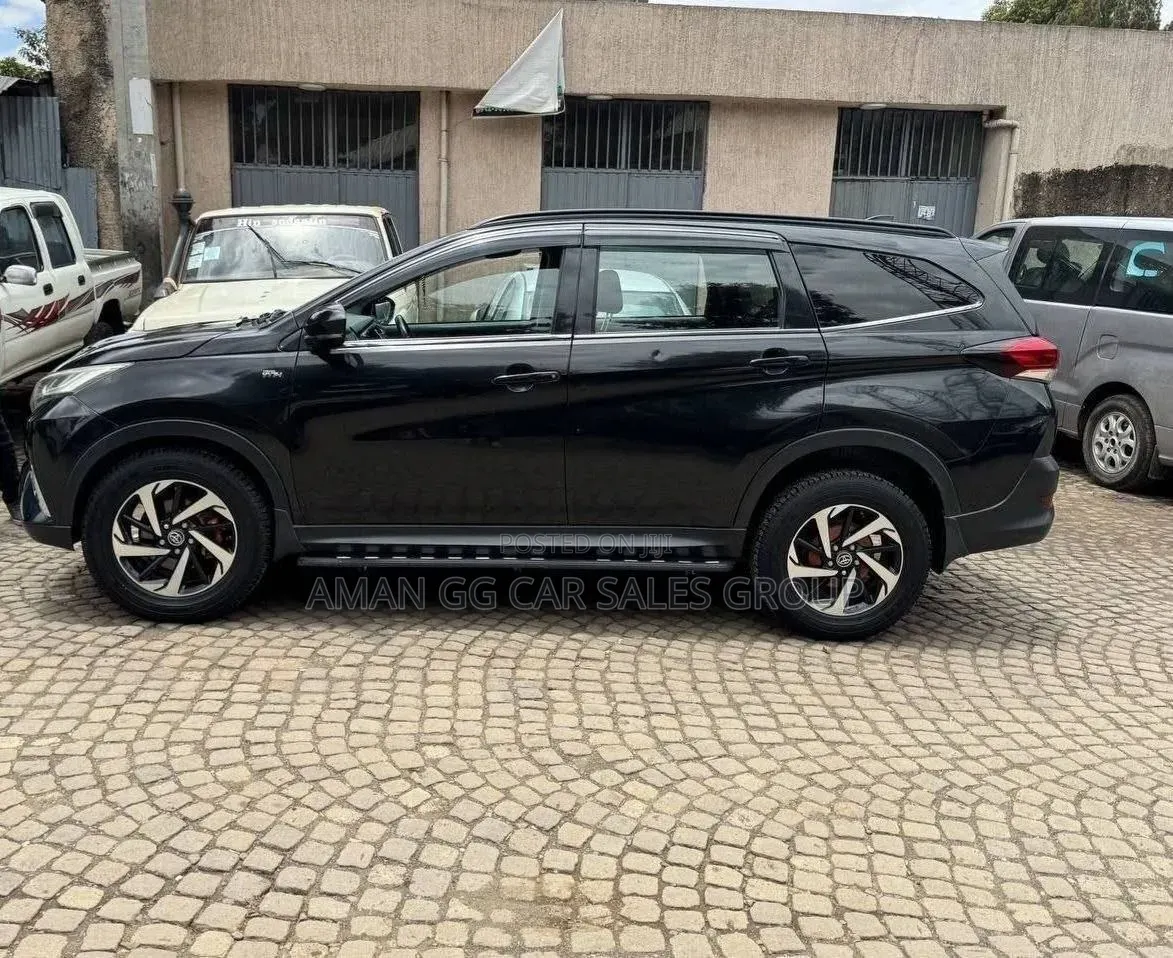 Toyota Rush 2022 Black