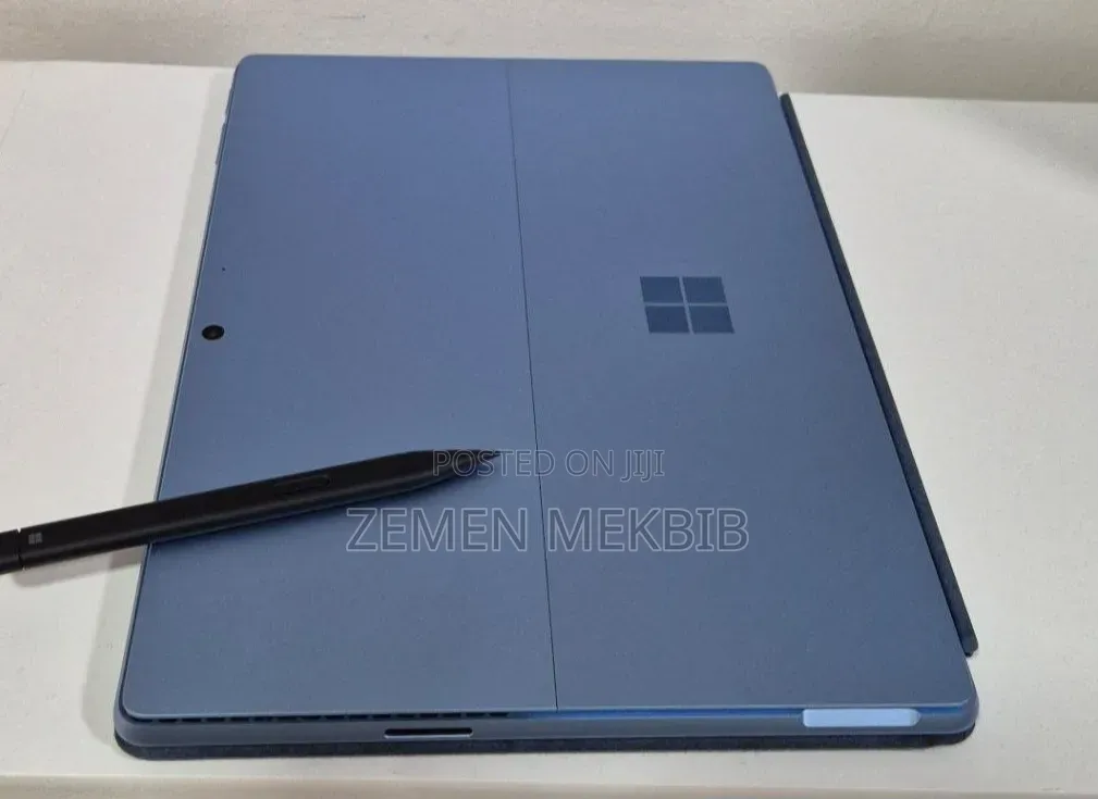 New Laptop Microsoft Surface 16GB Intel Core i7 SSD 512GB