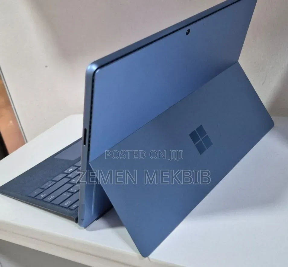 New Laptop Microsoft Surface 16GB Intel Core i7 SSD 512GB
