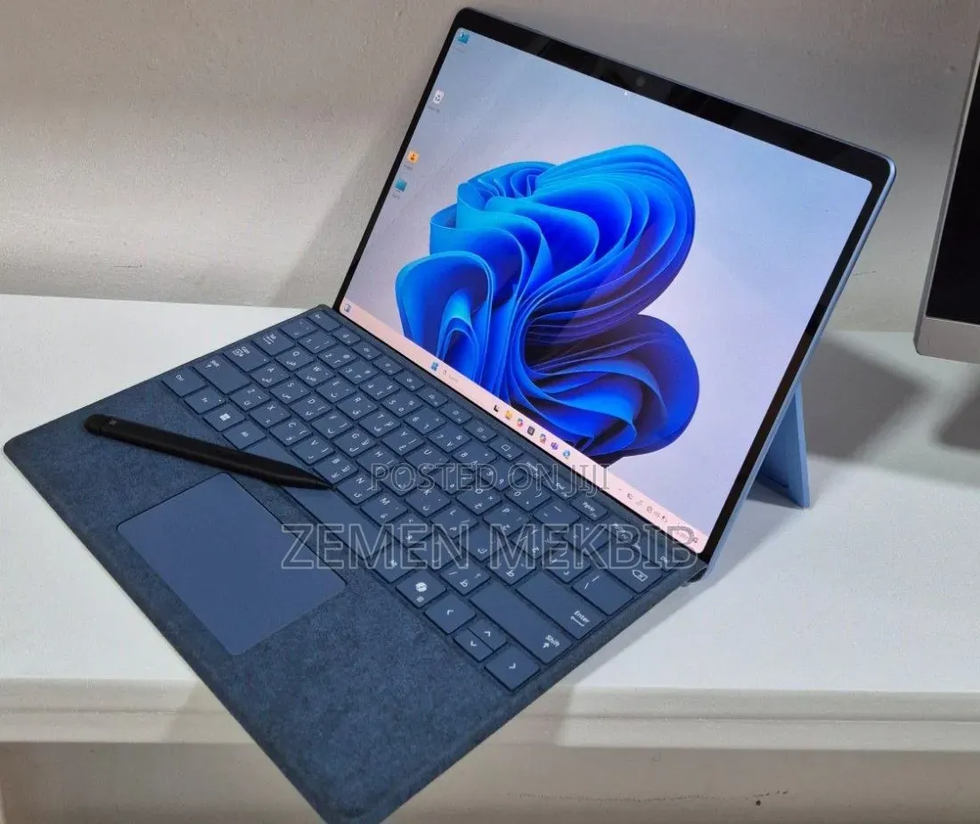 New Laptop Microsoft Surface 16GB Intel Core i7 SSD 512GB