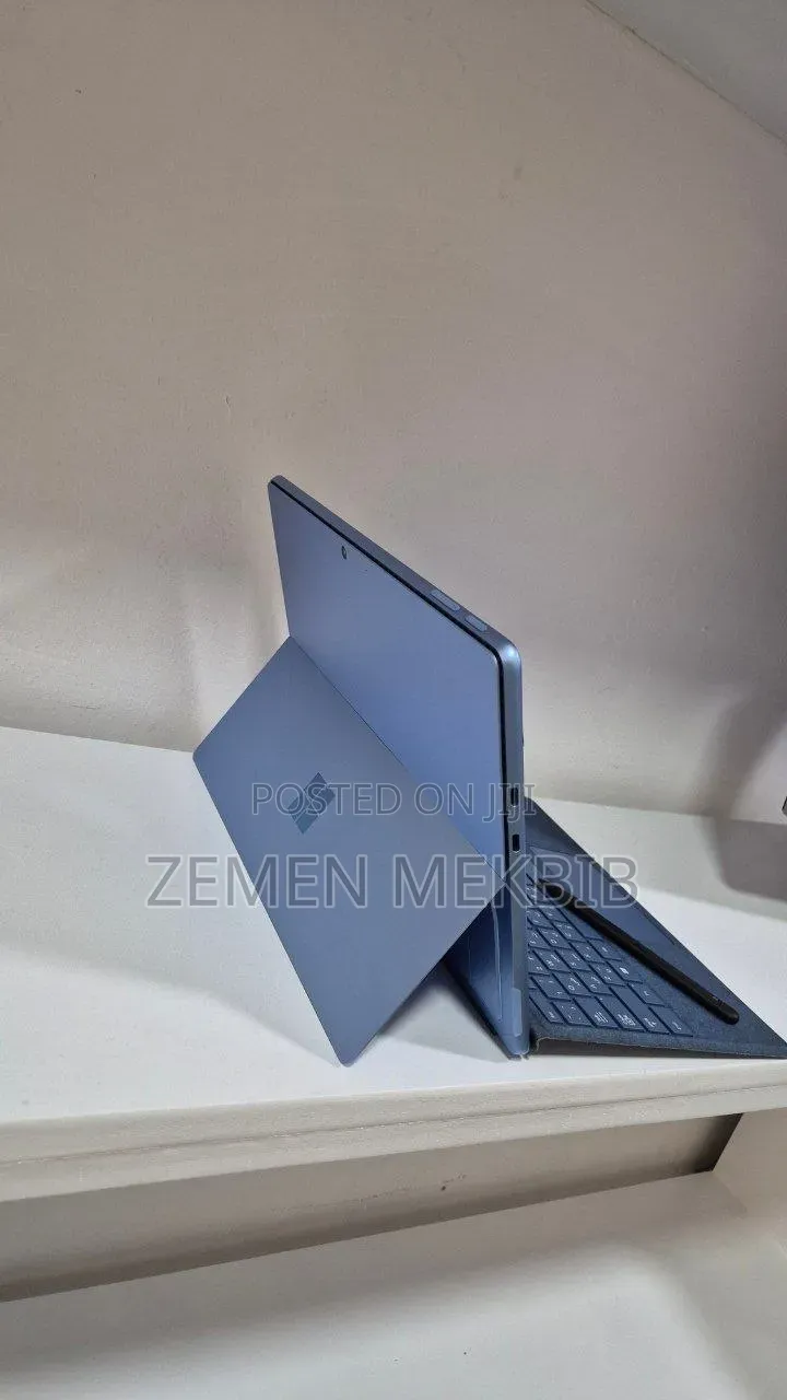 New Laptop Microsoft Surface 16GB Intel Core i7 SSD 512GB