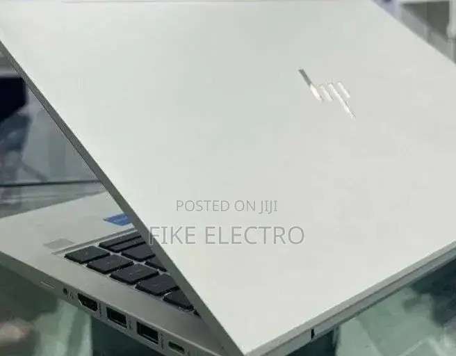 New Laptop HP EliteBook 830 G8 16GB Intel Core i5 SSD 512GB