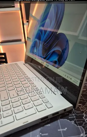 New Laptop Dell Inspiron 15 8GB Intel Core i5 SSD 256GB