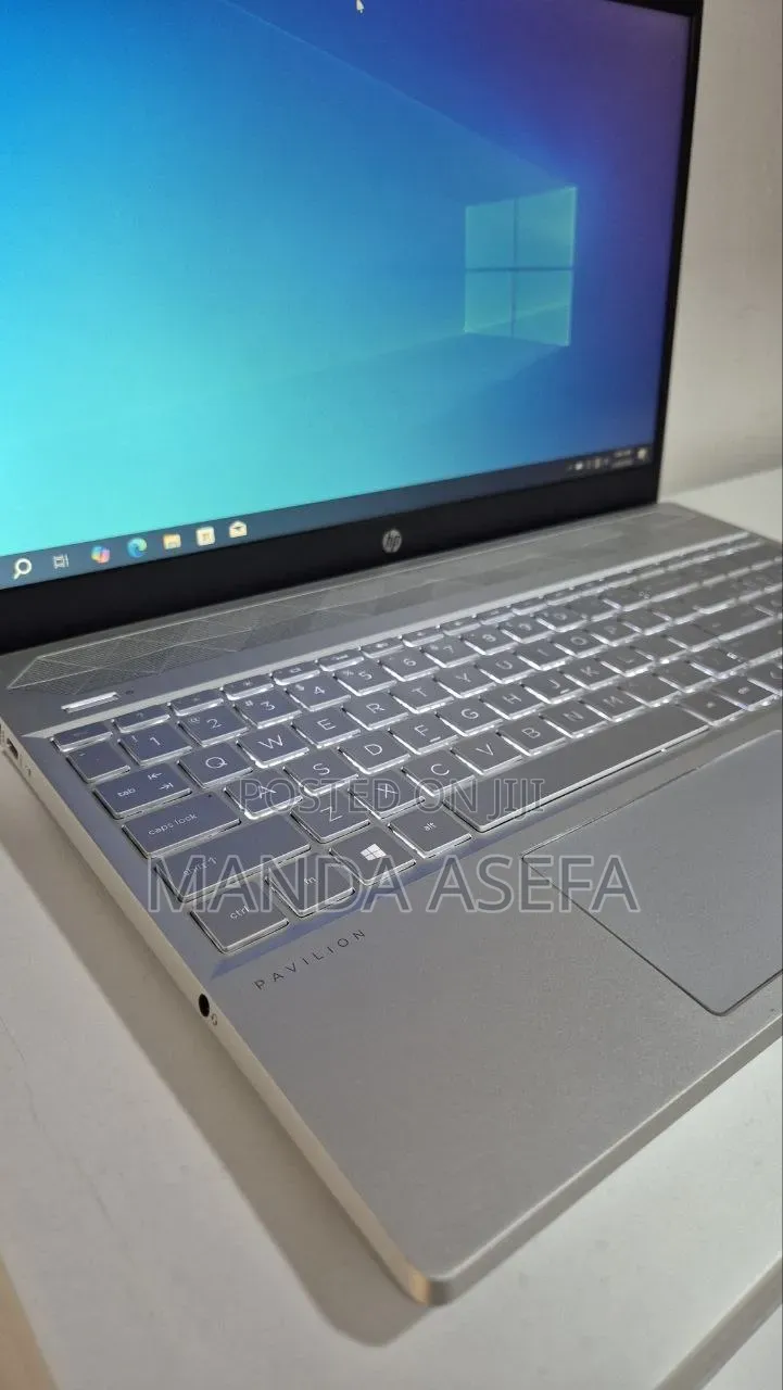 New Laptop HP Pavilion 15 8GB Intel Core i5 SSD 512GB
