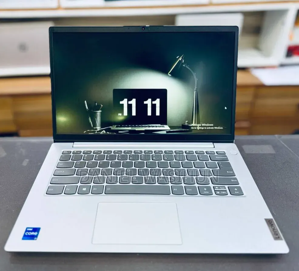 New Laptop Lenovo IdeaPad Flex 14 12GB Intel Core i7 SSD 512GB