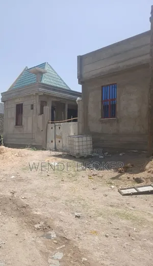 4bdrm House in ዱከም ከተማ, Oromia-Finfinne for sale