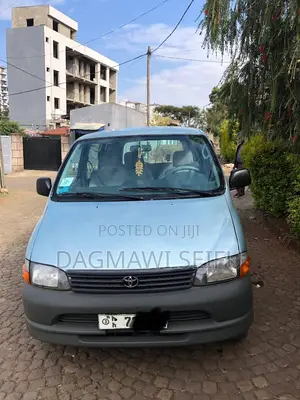 Toyota HiAce 2005