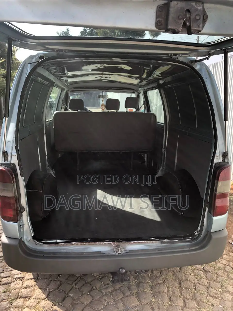 Toyota HiAce 2005