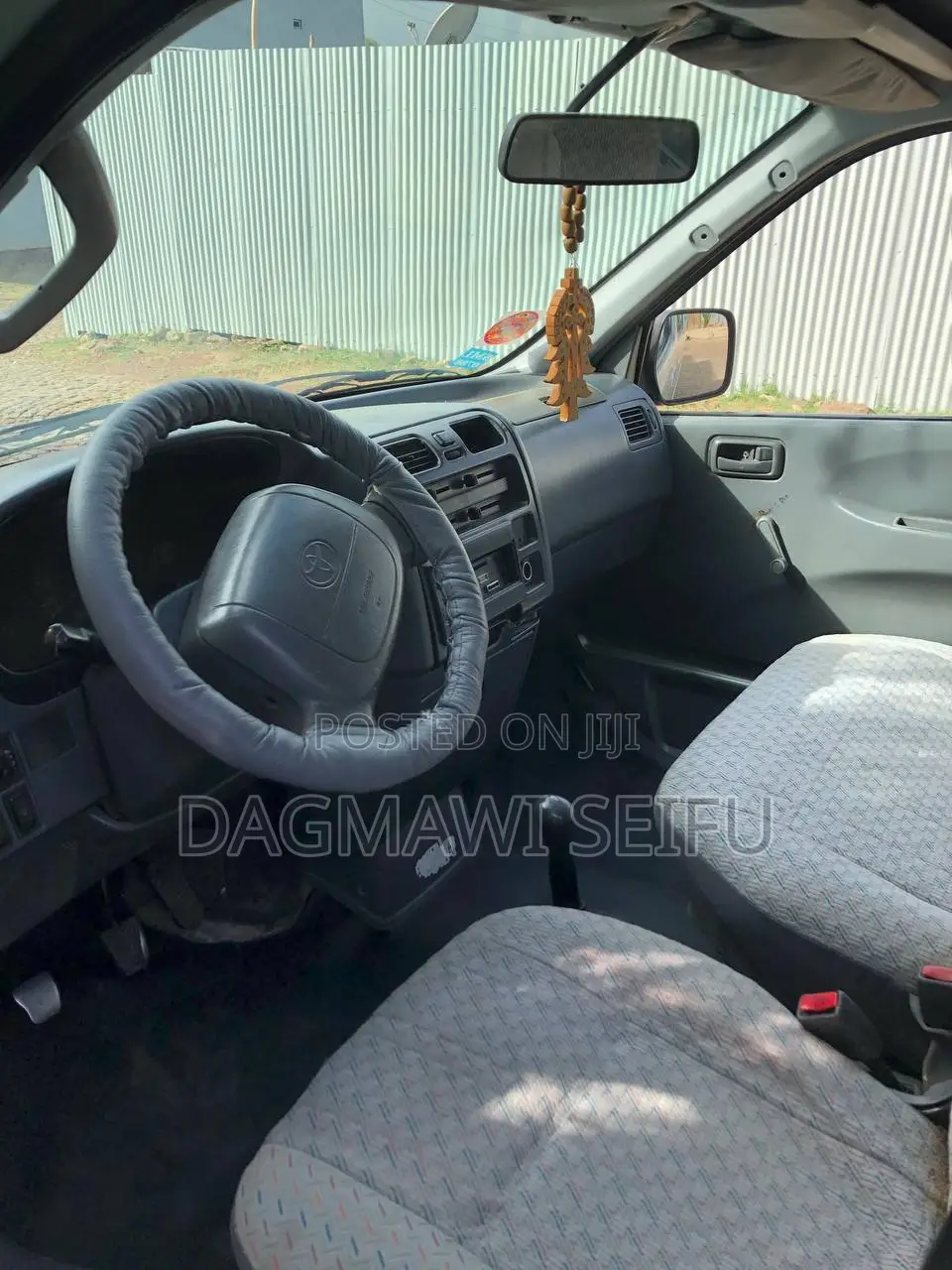 Toyota HiAce 2005