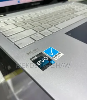 New Laptop Asus ZenBook UX510UW 16GB Intel Core i7 SSD 512GB