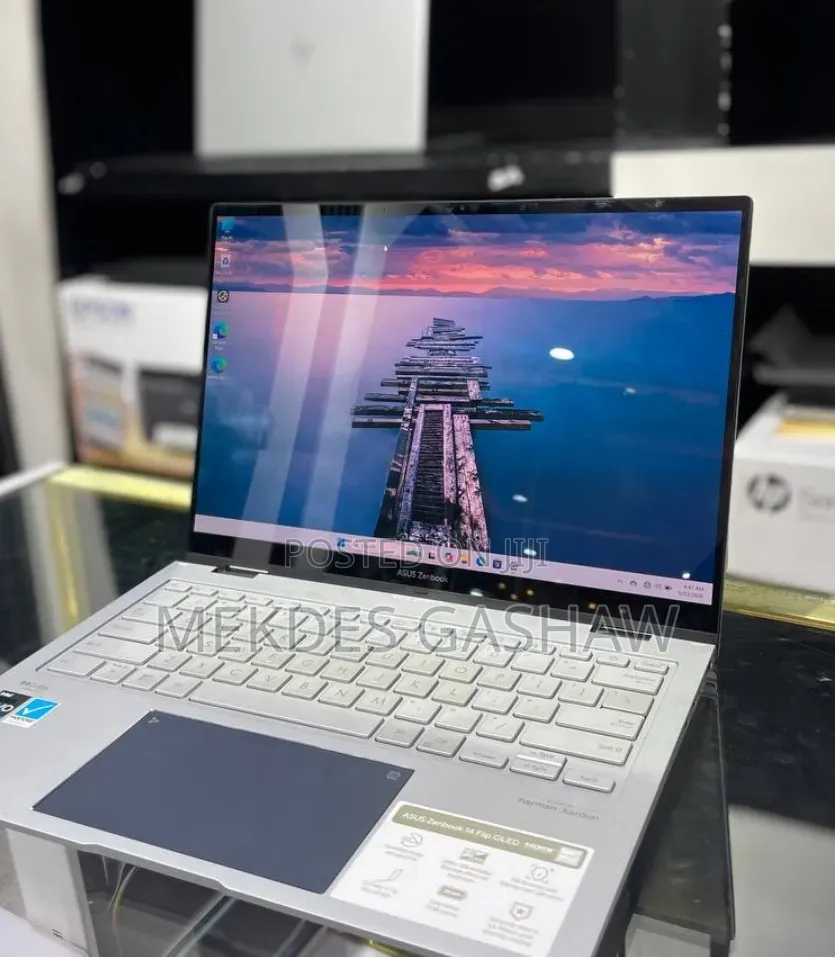 New Laptop Asus ZenBook UX510UW 16GB Intel Core i7 SSD 512GB