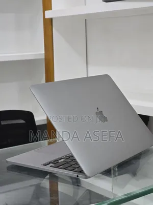 New Laptop Apple MacBook Pro M1 8GB Apple M1 Pro SSD 512GB