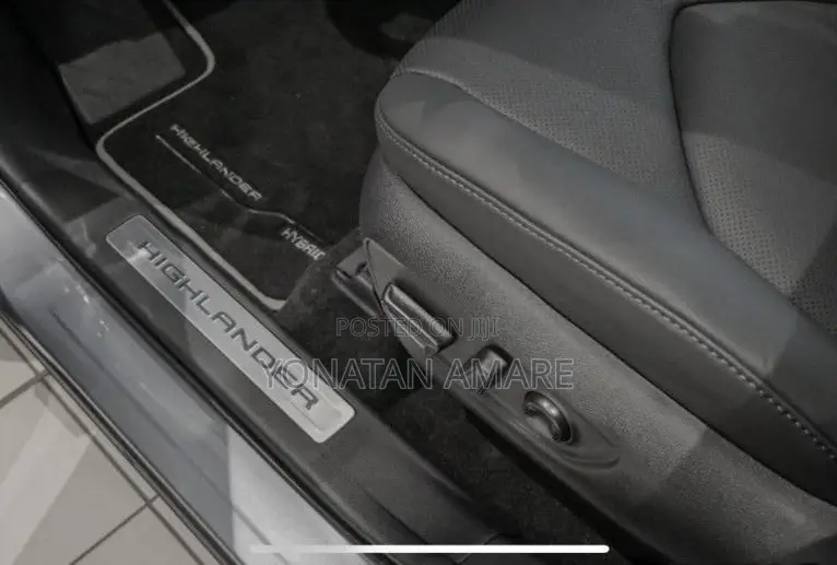 Toyota Highlander Hybrid 2024 Blue