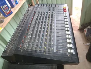 Yamaha Powerd Mixer