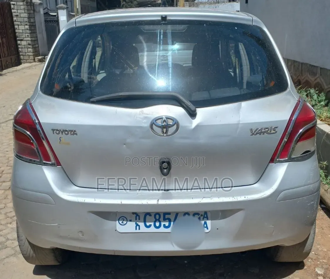 Toyota Yaris 2009 Silver