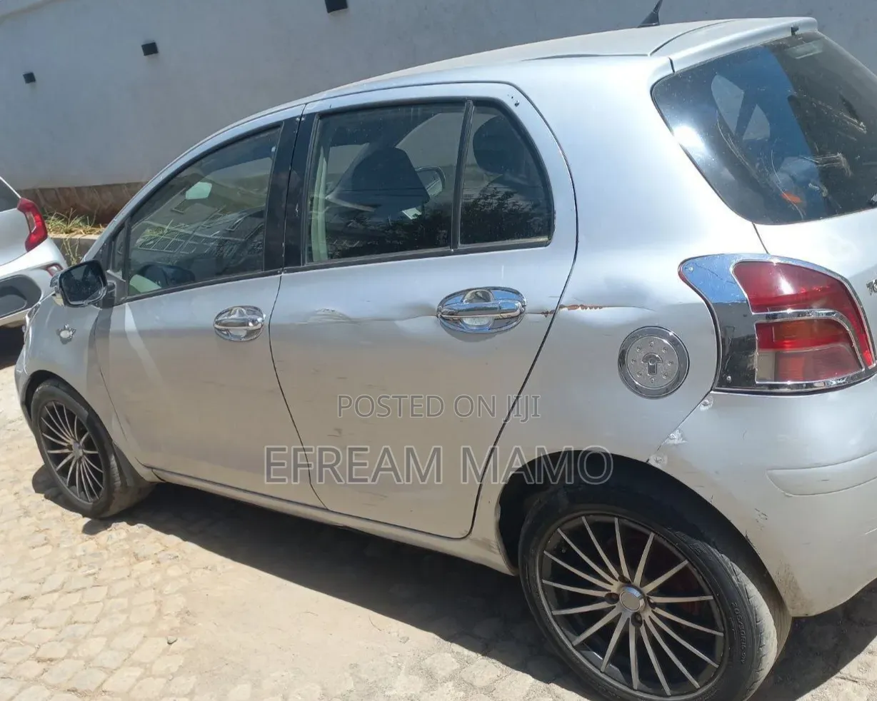 Toyota Yaris 2009 Silver