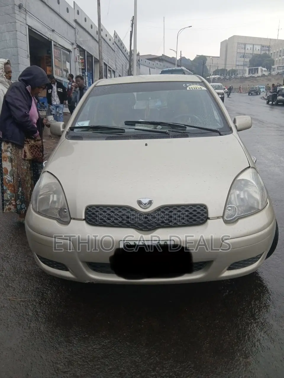 Toyota Vitz 2004 Gold
