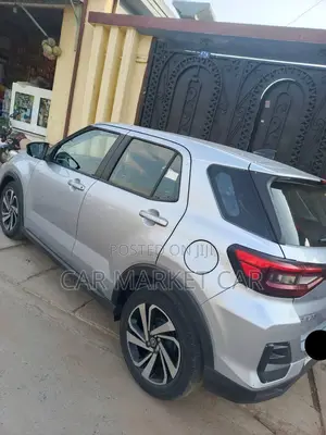 Toyota Raize 1.0 AWD 2022 Silver