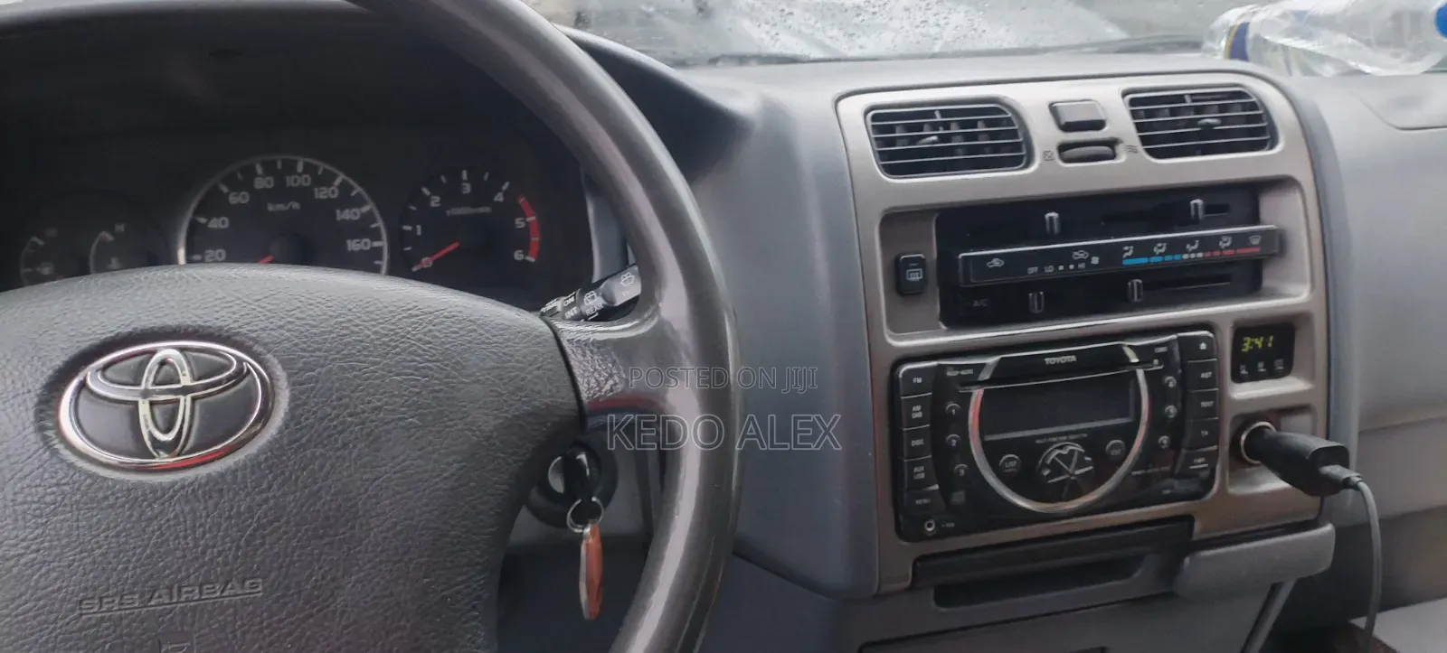 Toyota HiAce 2010 Silver