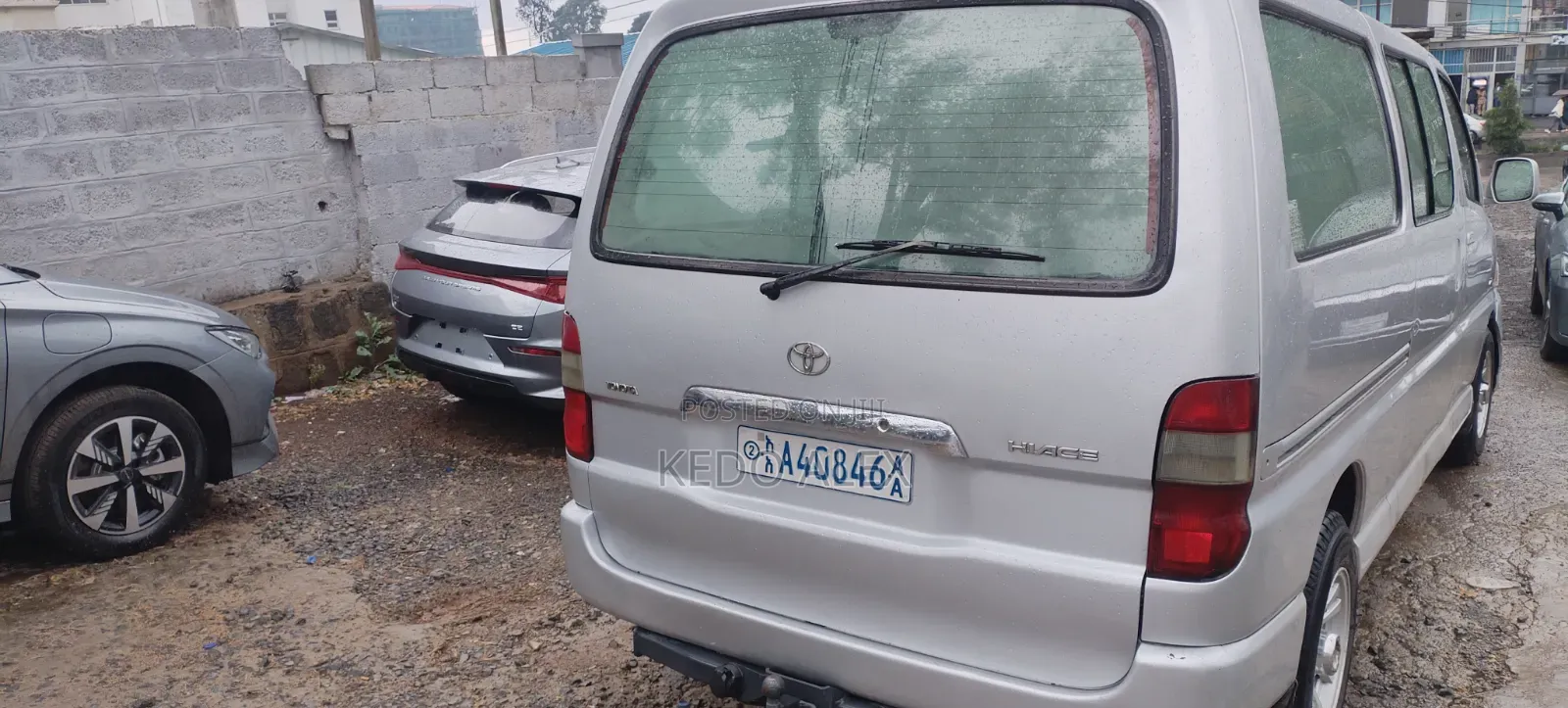 Toyota HiAce 2010 Silver