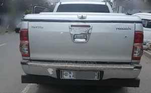 Toyota Hilux 2010 Silver