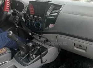 Toyota Hilux 2010 Silver