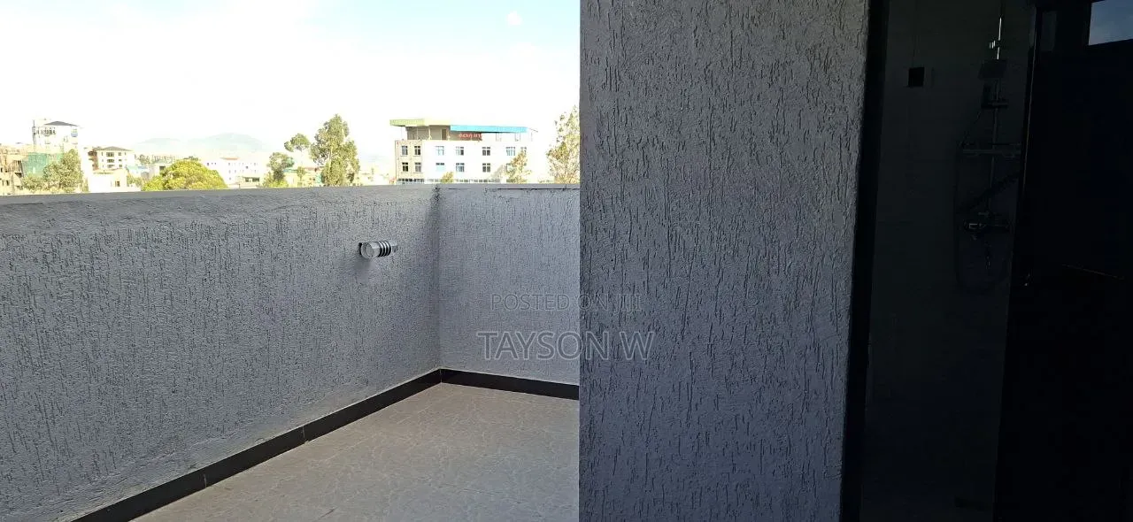 5bdrm House in Addis Ababa, Bole for sale