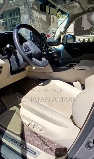 Toyota Land Cruiser 2023 Gold