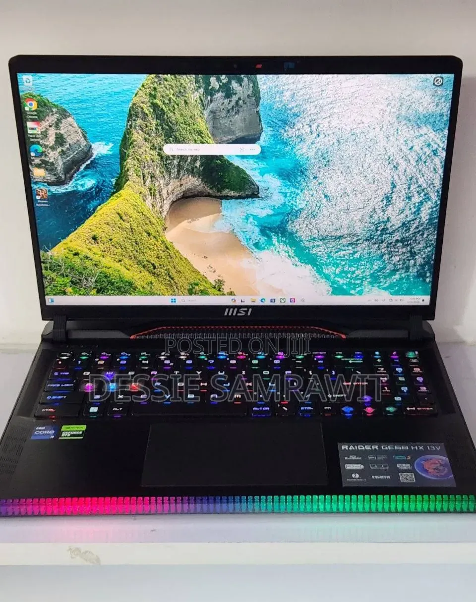 New Laptop MSI Raider GE68HX 13VI-202US 32GB Intel Core i9 SSD 1T