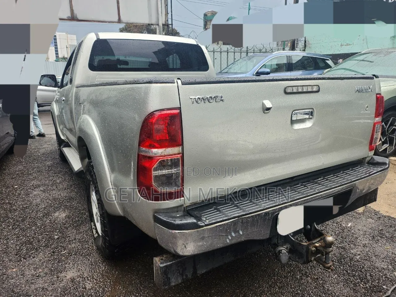 Toyota Hilux 3.0 D-4D 4x4 2014 Gold