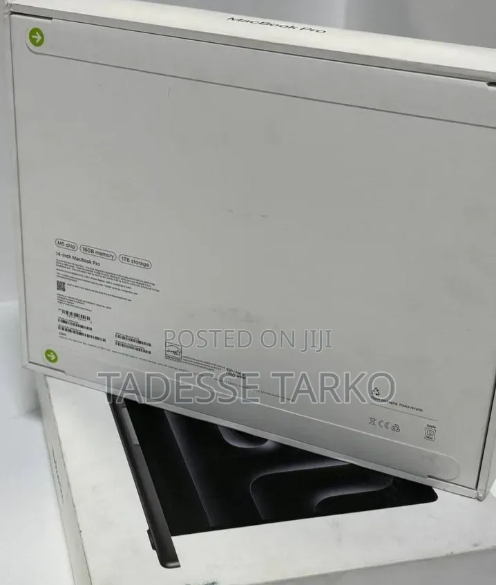 New Laptop Apple MacBook Pro 2025 M5 14-inch 16GB Apple M5 Pro SSD 1T