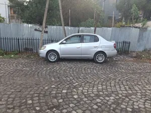 Toyota Platz 2002 Silver