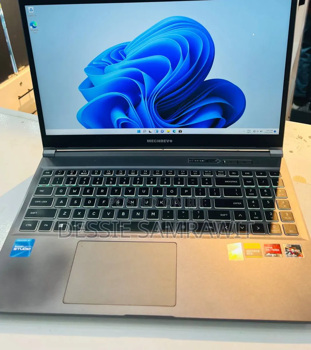 New Laptop Mecer 16GB Intel Core i7 SSD 512GB