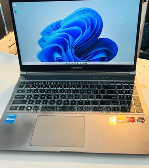 New Laptop Mecer 16GB Intel Core i7 SSD 512GB