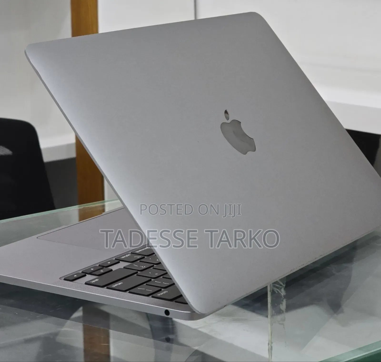New Laptop Apple MacBook Pro 2020 M1 8GB Apple M1 Pro SSD 512GB