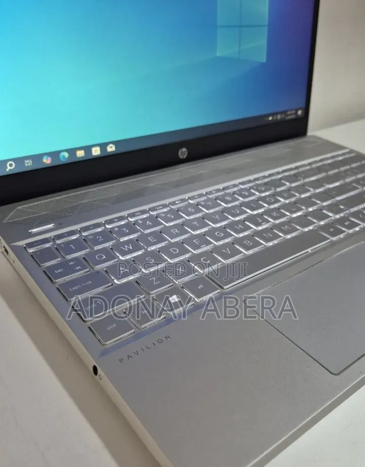 New Laptop HP Pavilion 15 8GB Intel Core i5 SSD 512GB