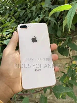 Apple iPhone 8 Plus 64 GB Gold