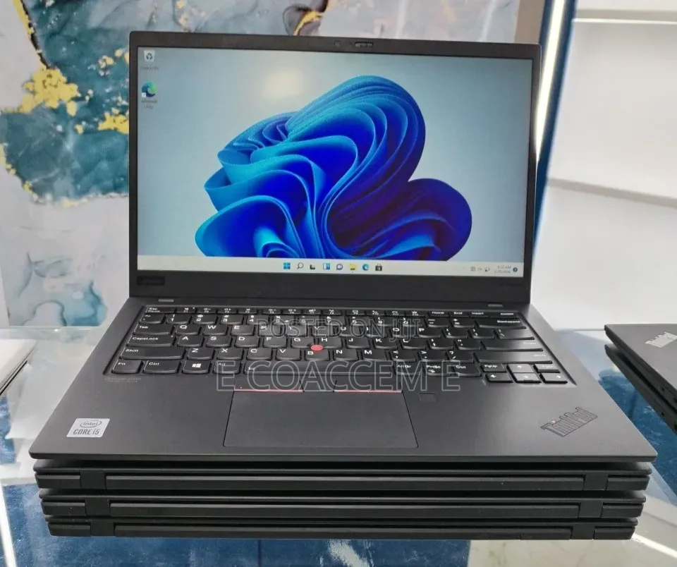 New Laptop Lenovo 8GB Intel Core i5 SSD 512GB