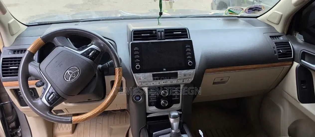 Toyota Land Cruiser Prado 2019 Black