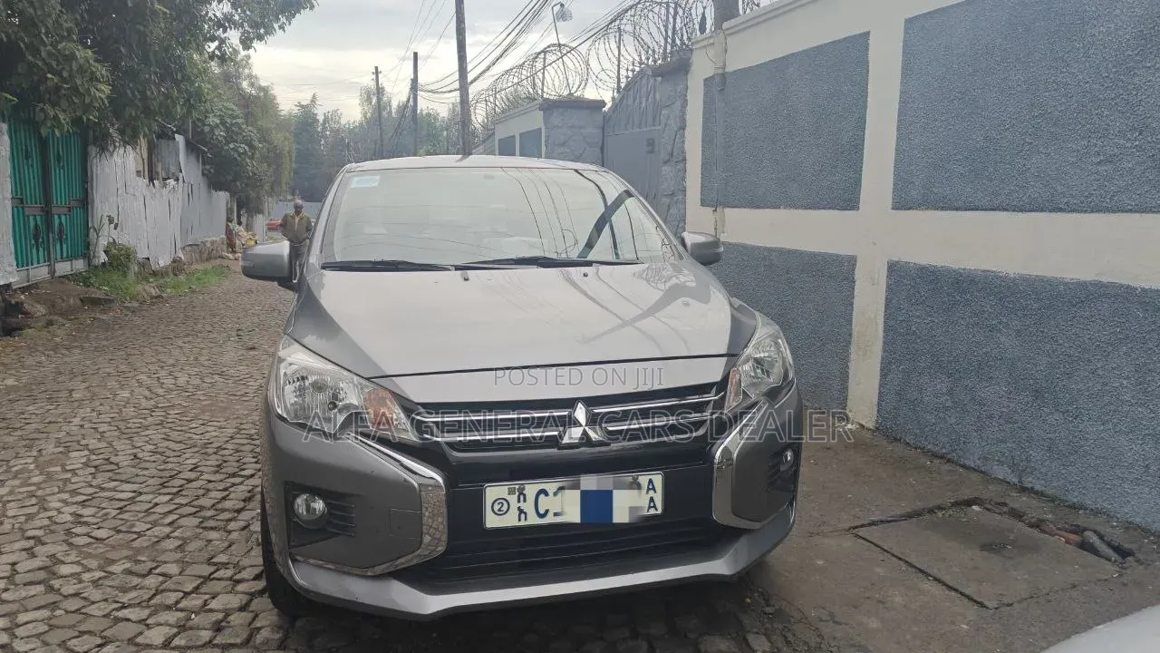 Mitsubishi Attrage 2022 Gray